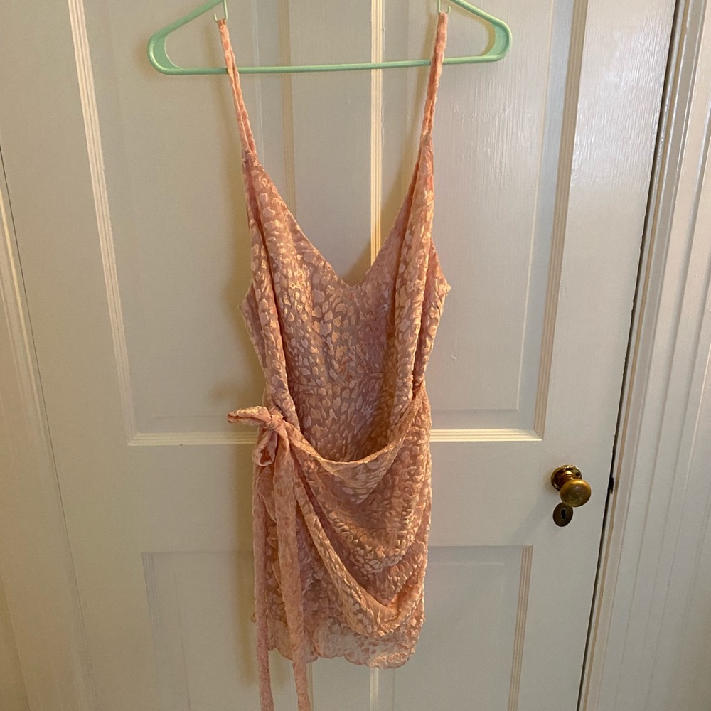 Selfie Leslie dress